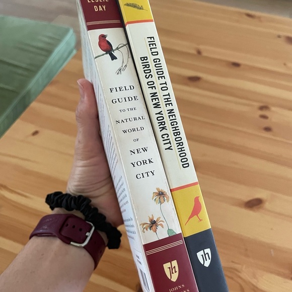Set of Two Field Guide to New York City: Birding and Wildlife books Leslie Day - Picture 8 of 8